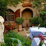 Ganimede Hotel, Galaxidi