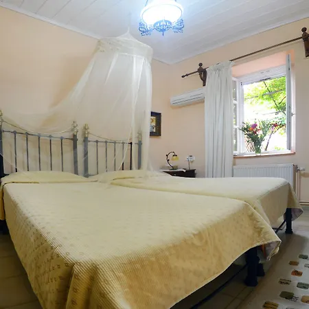 Ganimede Hotel, Hotel