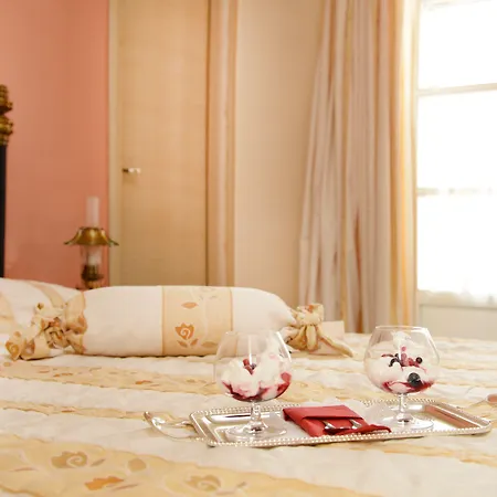 Ganimede Hotel, Galaxídhion