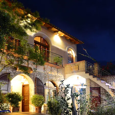 Ganimede Hotel, Hotel Galaxídhion
