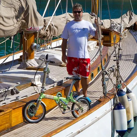 Ganimede Hotel, Hotel