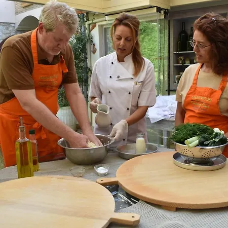 Ganimede Hotel, Galaxídhion