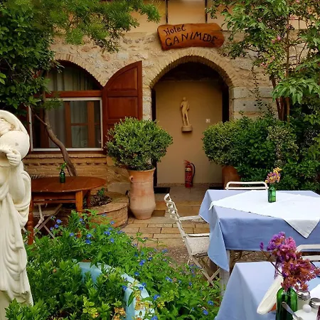 Ganimede Hotel, Galaxídhion