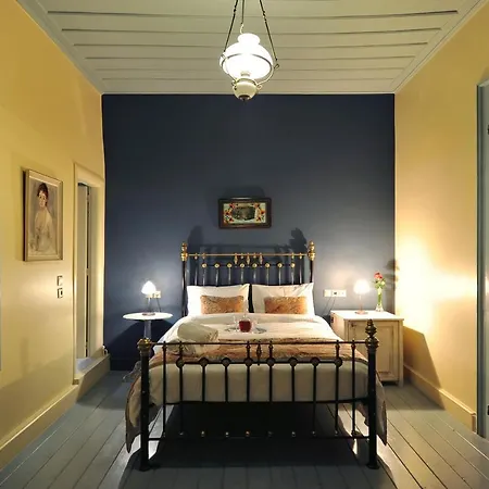 Ganimede Hotel, Hotel Galaxídhion