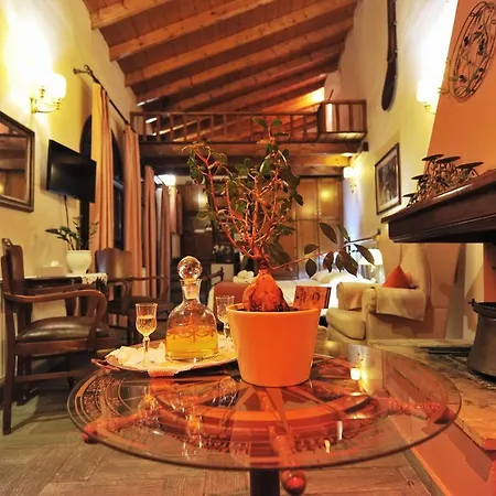 Ganimede Hotel, Hotel Galaxídhion