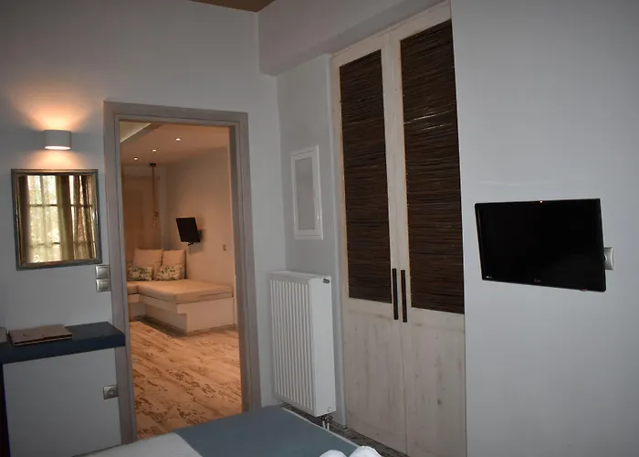 Ganimede Hotel, Hotel Galaxídhion