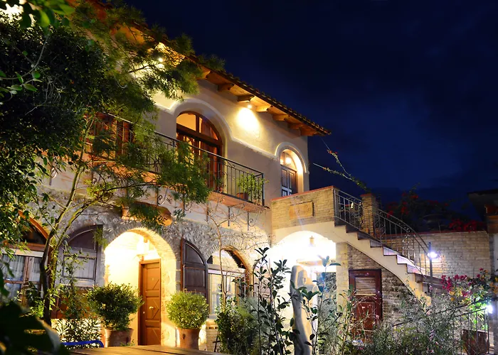 Ganimede Hotel, Hotel Galaxídhion