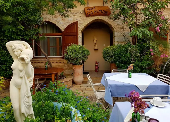 Ganimede Hotel, Galaxídhion